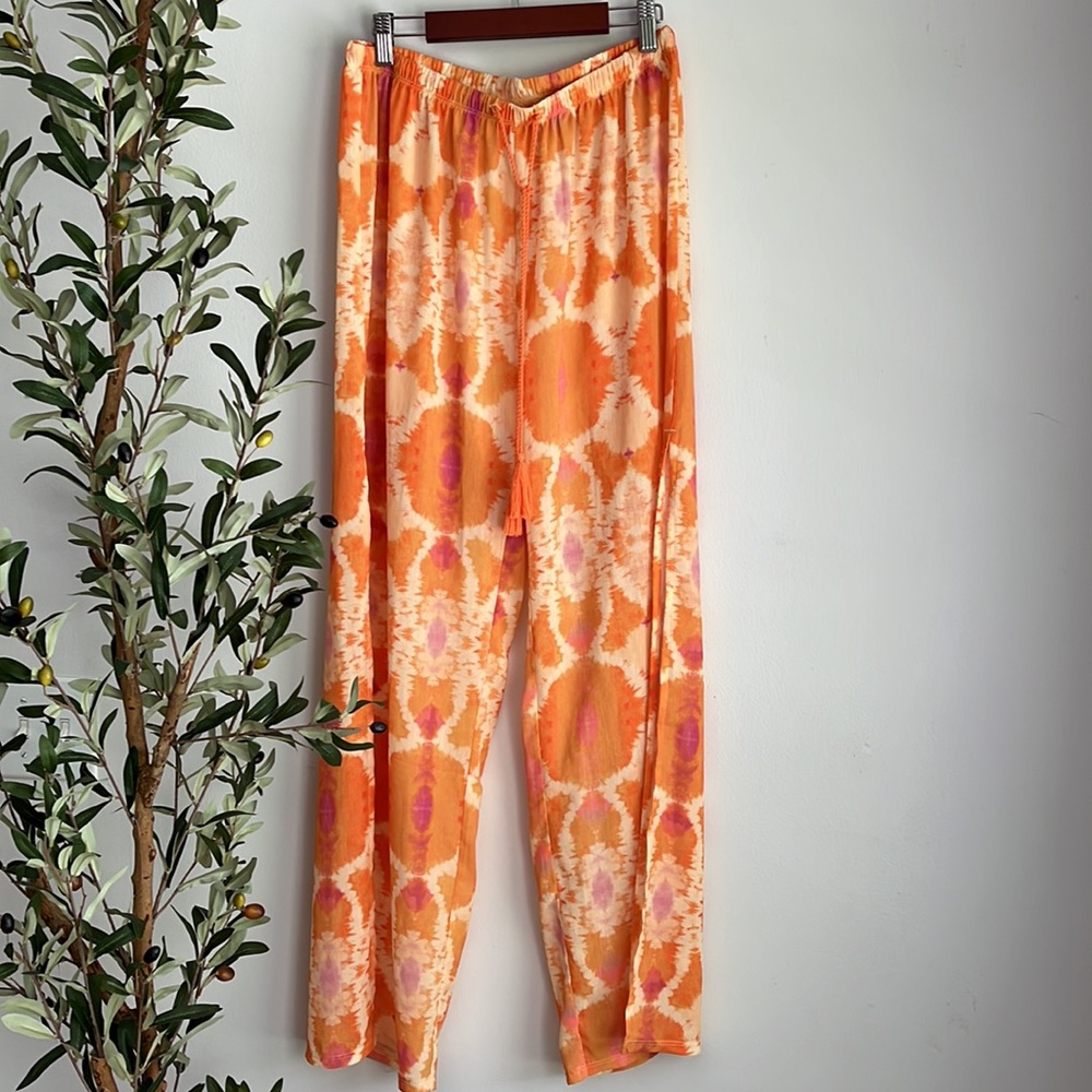 Apana beach pants never worn Sz Med.         B31